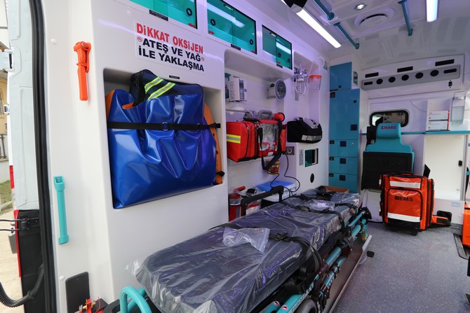 rize’ye-5-yeni-4x4-ambulans-(7).jpg