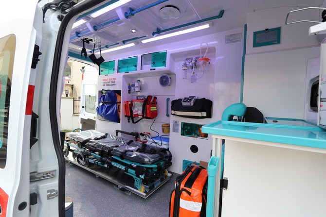 rize’ye-5-yeni-4x4-ambulans-(8).jpg