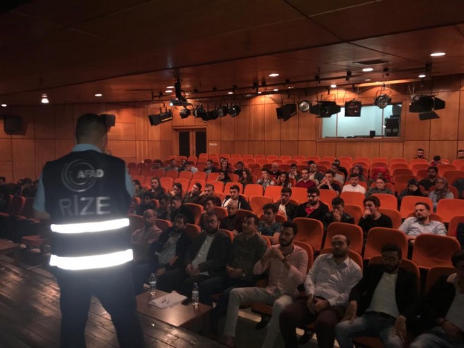 rize-afad’dan-rize-ak-genclik’e-afet-bilinci-egitimi-(5).jpg