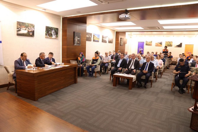 rize-afet-mudahale-plani-istisare-toplantisi-yapildi-(2).jpg
