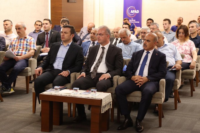 rize-afet-mudahale-plani-istisare-toplantisi-yapildi-(4).jpg