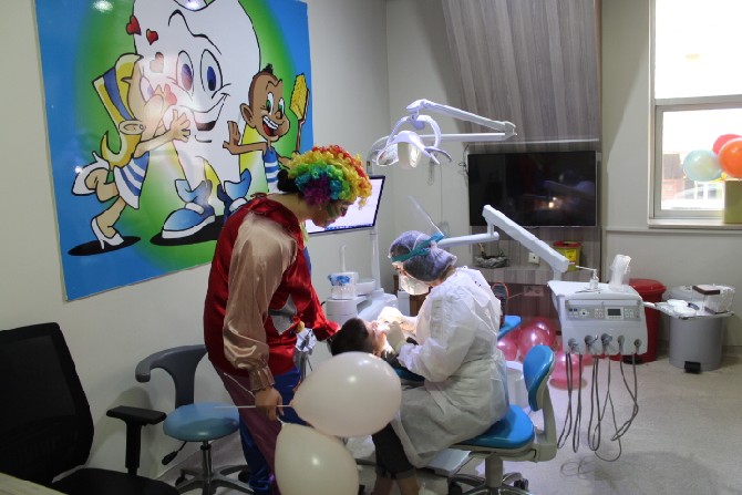 rize-agiz-ve-dis-sagligi-merkezinden-cocuklara-23-nisan-surprizi-13.jpg