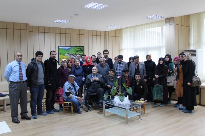 rize-ak-genclik’ten-huzur-evi-sakinlerine-ziyaret-(1).jpg