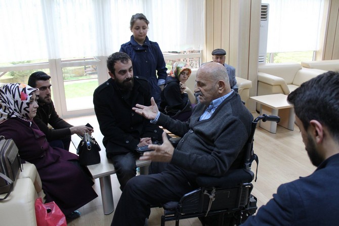 rize-ak-genclik’ten-huzur-evi-sakinlerine-ziyaret-(4).jpg