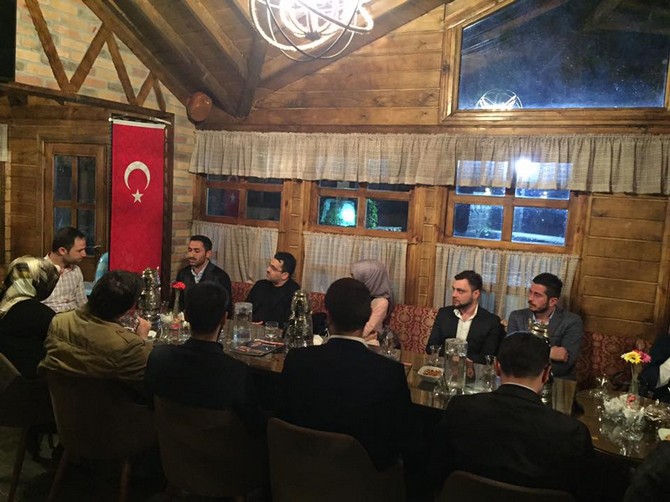 rize-ak-genclik-genclerle-toplantida-(1).jpg