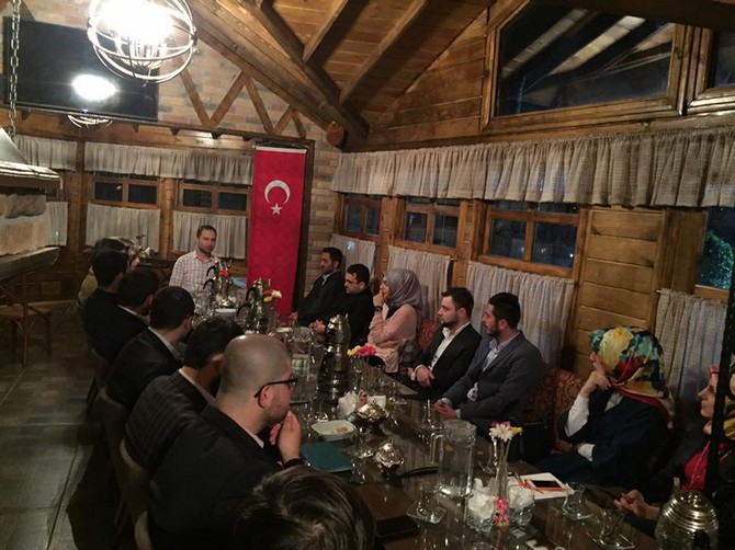 rize-ak-genclik-genclerle-toplantida-(3).jpg
