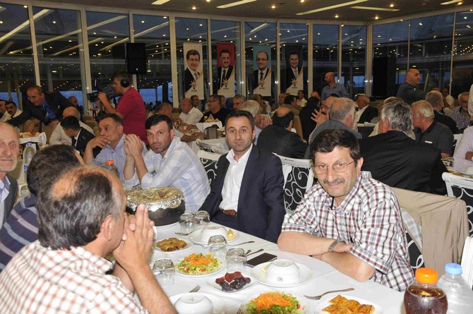 rize-ak-parti’den-eski--teskilat-mensuplariyla-iftar-yemegi-(2).jpg