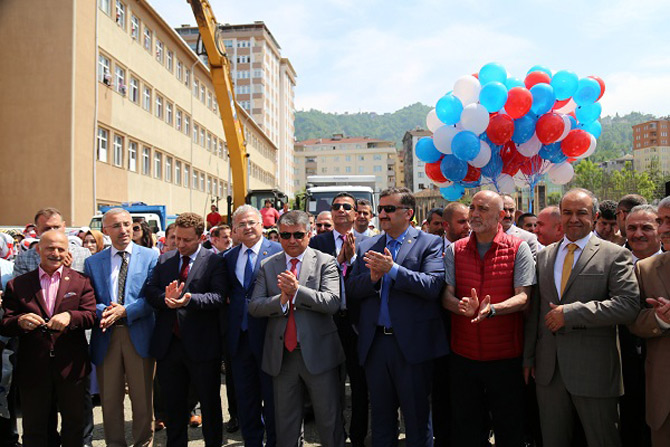 rize-anadolu-imam-hatip-lisesinin-yeni-binasinin-temeli-torenle-atildi-1.jpg