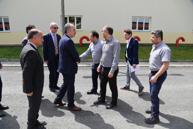 rize-andon-icme-suyu-aritma-tesislerini-belediye-baskani-rahmi-metin,-beraberinde-baskan-yardimcisi-aydin-bilsel-ve-birim-mudurleri-ile-ziyaret-etti-(2)-002.jpg