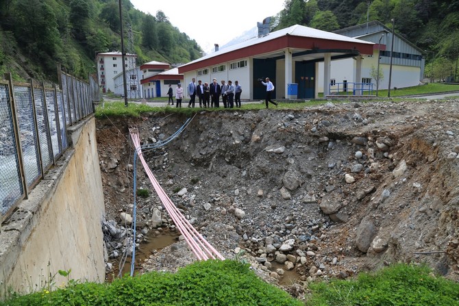 rize-andon-icme-suyu-aritma-tesislerini-belediye-baskani-rahmi-metin,-beraberinde-baskan-yardimcisi-aydin-bilsel-ve-birim-mudurleri-ile-ziyaret-etti-(3)-002.jpg