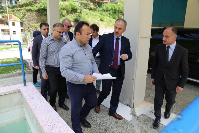 rize-andon-icme-suyu-aritma-tesislerini-belediye-baskani-rahmi-metin,-beraberinde-baskan-yardimcisi-aydin-bilsel-ve-birim-mudurleri-ile-ziyaret-etti-(5).jpg