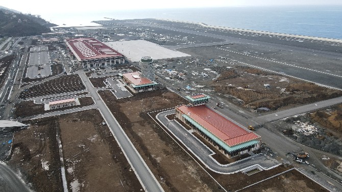 rize-artvin-havalimani-terminal-binasinin-ic-mimarisi-dikkat-cekiyor-4.jpg