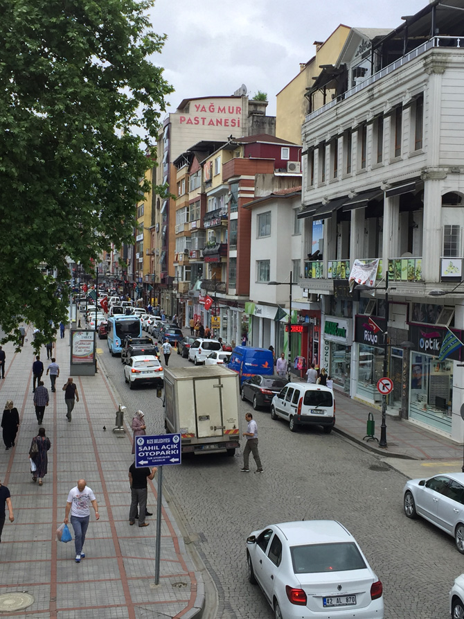 rize-ataturk-caddesi.jpg