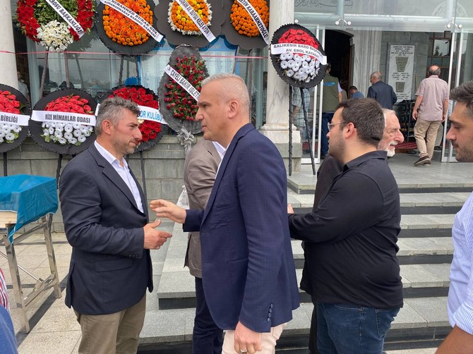 rize-baro-baskani-avukat-umit-pecenin-vefat-eden-annesi-rukiye-pece-rizede-dualarla-son-yolculuguna-ugurlandi-40.jpg