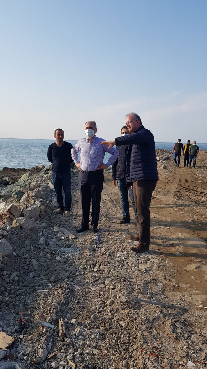 rize-belediye-baskani-metin,-deniz-feneri-sosyal-tesisinde-incelemede-(2).jpg