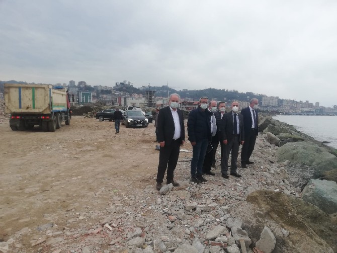 rize-belediye-baskani-metin,-millet-bahcesi-deniz-dolgusu-calismalarini-yerinde-inceledi-(1).jpg
