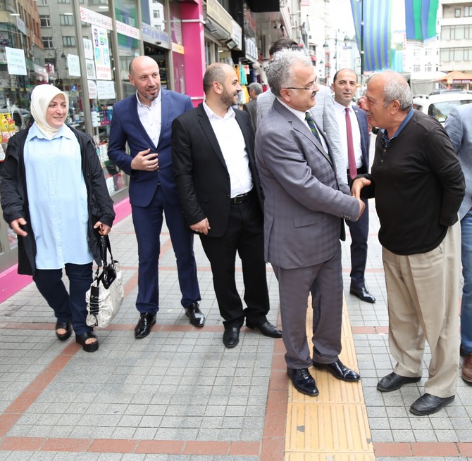 rize-belediye-baskani-prof.-dr.-resat-kasap,-ak-parti-merkez-ilce-teskilati-ile-bugun-de-esnaf-ve-vatandaslara-yonelik-ziyaretlerini-surdurdu-(12).jpg