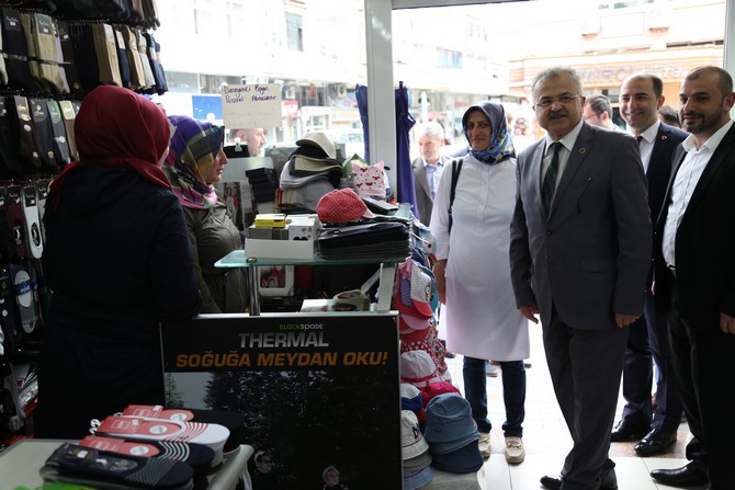 rize-belediye-baskani-prof.-dr.-resat-kasap,-ak-parti-merkez-ilce-teskilati-ile-bugun-de-esnaf-ve-vatandaslara-yonelik-ziyaretlerini-surdurdu-(2).jpg