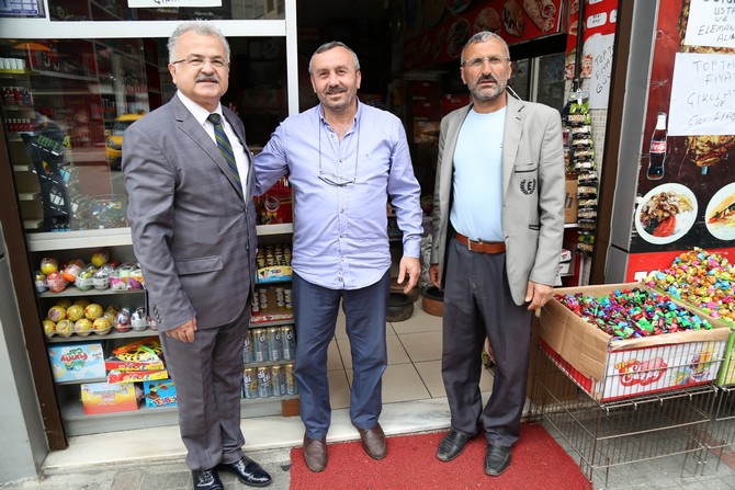rize-belediye-baskani-prof.-dr.-resat-kasap,-ak-parti-merkez-ilce-teskilati-ile-bugun-de-esnaf-ve-vatandaslara-yonelik-ziyaretlerini-surdurdu-(8).jpg