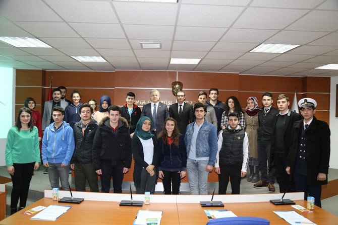 rize-belediye-baskani-prof.-dr.-resat-kasap,-liselerin-ogrenci-meclisi-baskanlariyla-bir-araya-geldi-(7).jpg