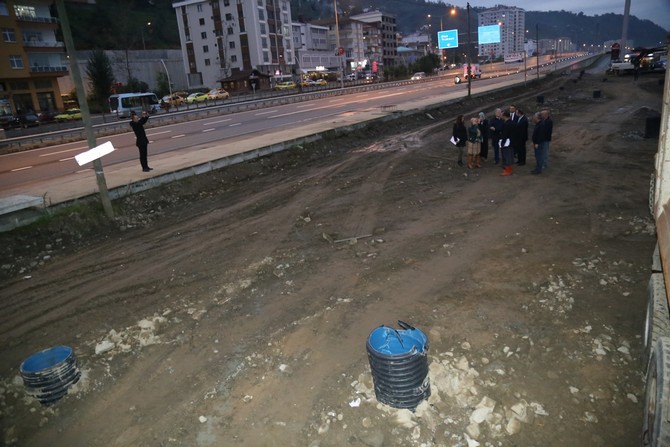 rize-belediye-baskani-prof.-dr.-resat-kasap,-secim-doneminde-ortaya-koymus-oldugu-projeleri-arasinda-yer-alan-dogu-park-projesinin-baslatildigini-soyleyerek,-insaat-alaninda-incelemelerde-bulundu-(8).jpg