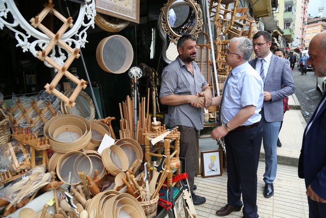 rize-belediye-baskani-prof.-dr.-resat-kasap,-yenikoy-mahallesi-esnaflarini-ziyaret-ederek-talep-ve-sikayetlerini-dinledi-(13).jpg