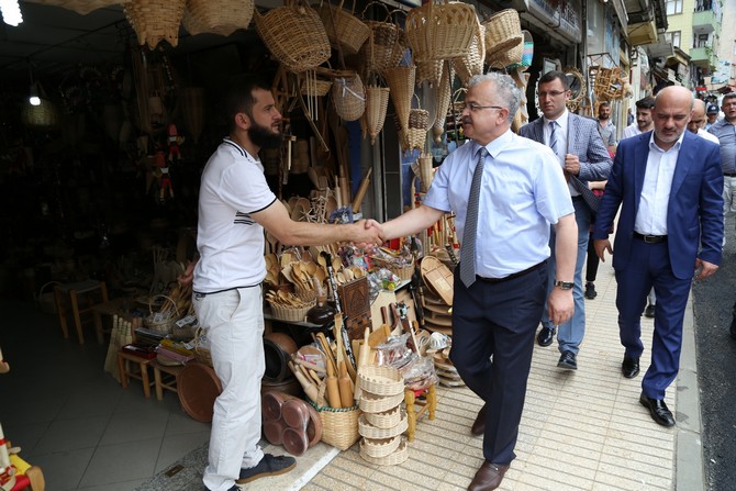 rize-belediye-baskani-prof.-dr.-resat-kasap,-yenikoy-mahallesi-esnaflarini-ziyaret-ederek-talep-ve-sikayetlerini-dinledi-(14).jpg