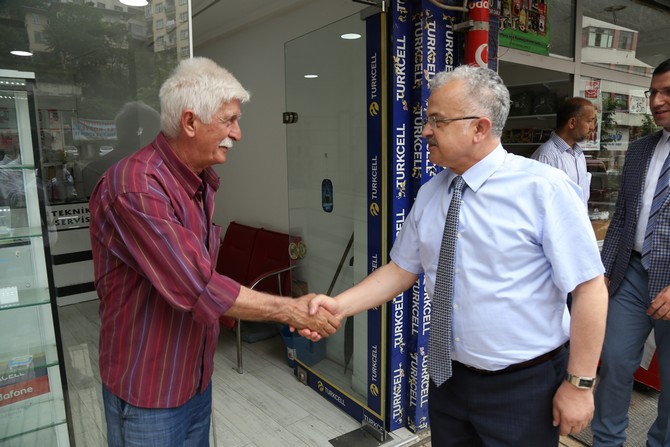 rize-belediye-baskani-prof.-dr.-resat-kasap,-yenikoy-mahallesi-esnaflarini-ziyaret-ederek-talep-ve-sikayetlerini-dinledi-(7).jpg