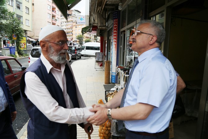 rize-belediye-baskani-prof.-dr.-resat-kasap,-yenikoy-mahallesi-esnaflarini-ziyaret-ederek-talep-ve-sikayetlerini-dinledi-(8).jpg