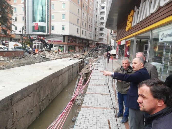 rize-belediye-baskani-rahmi-metin,-devlet-su-isleri-ve-karayollari-ile-rize-belediyesi’nin-ortaklasa-yurutmus-oldugu-calismalarda-incelemelerde-bulunarak-yetkililerden-bilgi-aldi-(3).jpg