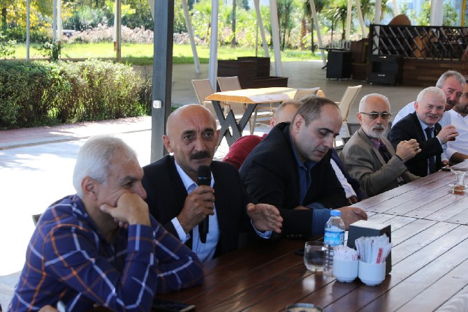 rize-belediye-baskani-rahmi-metin,-rize-merkeze-bagli-mahalle-muhtarlariyla-istisare-toplantisinda-bir-araya-geldi-(4)-001.jpg