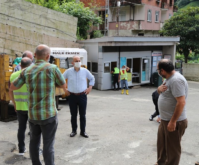 rize-belediye-baskani-rahmi-metin,-yaklasan-kurban-bayrami-oncesi-hizmete-giren-kurban-pazarini-gezerek,-yapilan-calismalari-yerinde-inceledi-(4).jpg