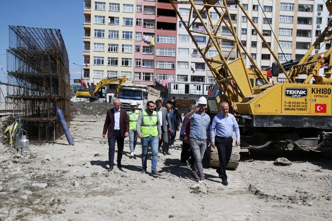 rize-belediye-baskani-rahmi-metin-kentte-devam-eden-kentsel-donusum-calismalarini-yerinde-inceledi-11.jpg