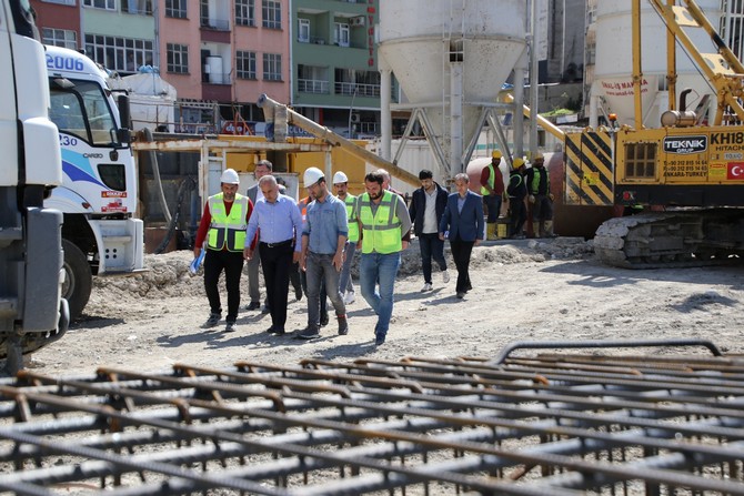 rize-belediye-baskani-rahmi-metin-kentte-devam-eden-kentsel-donusum-calismalarini-yerinde-inceledi-13.jpg