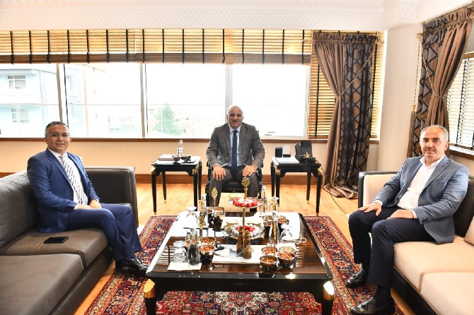rize-belediye-baskani-rahmi-metin-ve-rize-valisi-kemal-ceber-trabzon-buyuksehir-belediye-baskani-murat-zorluoglu-001.jpg