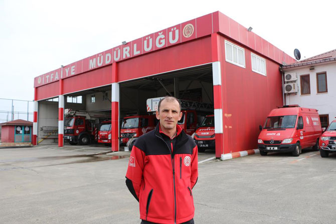 rize-belediye-itfaiyesinde-gorevli-itfaiye-cavusu-ismail-karaosman.jpg