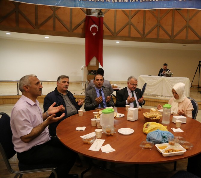 rize-belediyesi’nden-2-bin-kisiye-iftar-(13).jpg