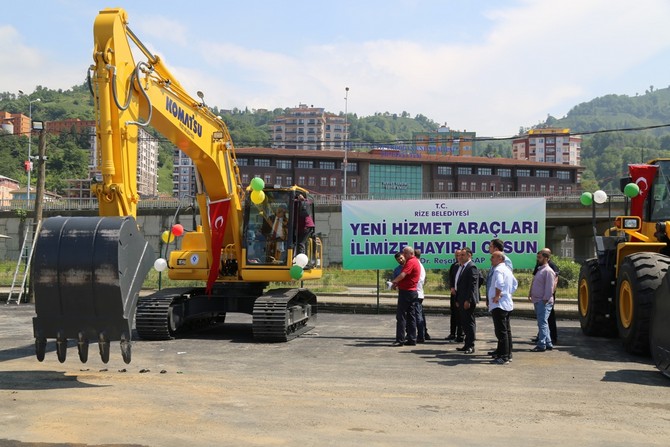 rize-belediyesi’nden-makine-parkina-iki-yeni-arac-(7).jpg