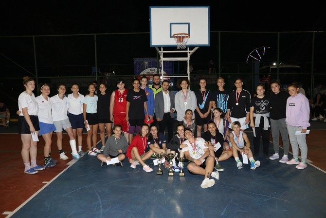rize-belediyesi’nin-onculuk-ettigi-30.-uluslararasi-rize-cay,-turizm-ve-yaz-sporlari-festivali-kapsaminda-11.-irfan-koksal-eyuboglu-streetball-(sokak-basketbolu)turnuvasi-tamamlandi-(10).jpg