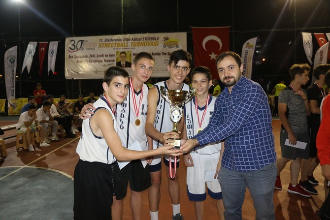 rize-belediyesi’nin-onculuk-ettigi-30.-uluslararasi-rize-cay,-turizm-ve-yaz-sporlari-festivali-kapsaminda-11.-irfan-koksal-eyuboglu-streetball-(sokak-basketbolu)turnuvasi-tamamlandi-(7).jpg