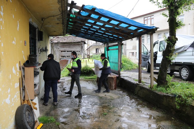 rize-belediyesi-4-bin-aileye-gida-paketi-ulastirdi-(5).jpg