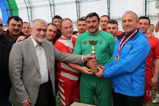 rize-belediyesi-birimler-arasi-futbol-turnuvasi-sona-erdi-(11).jpg