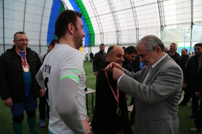 rize-belediyesi-birimler-arasi-futbol-turnuvasi-sona-erdi-(12).jpg