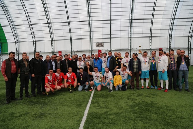 rize-belediyesi-birimler-arasi-futbol-turnuvasi-sona-erdi-(18).jpg