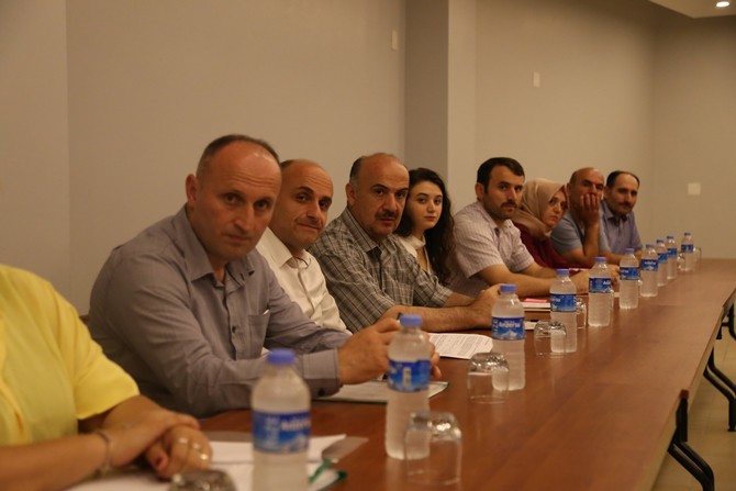 rize-belediyesi-bunyesinde-bulunan-birim-mudurlerinin--mudurler-degerlendirme-toplantisi,--belediye-baskani-prof.-dr.-resat-kasap-baskanliginda-yapildi-(7).jpg