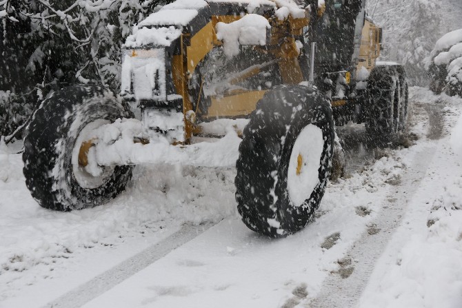 rize-belediyesi-ekipleri-kar-temizligi-(3).jpg