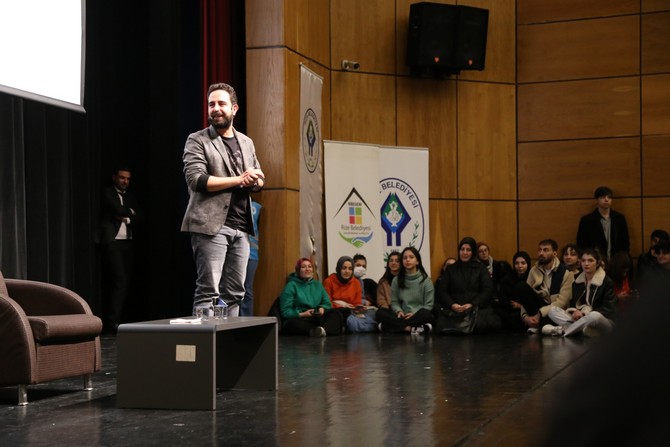 rize-belediyesi-genclik-merkezi-ve-bilgi-evi-ribegem-unlu-uzman-klinik-psikolog-gokhan-cinari-agirladi-5.jpg