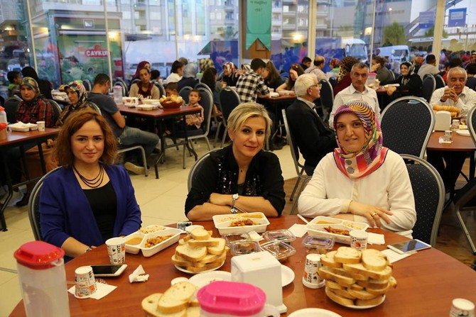 rize-belediyesi-iftar-ve-sahur-(10).jpg