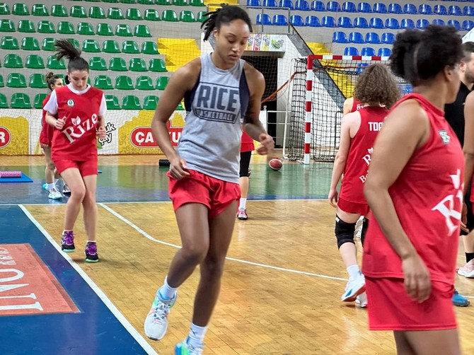 rize-belediyesi-ing-kadinlar-basketbol-super-liginin-16-haftasinda-evinde-oynayacagi-melikgazi-kayseri-basketbol-macinin-hazirliklarina-basladi-1.jpg
