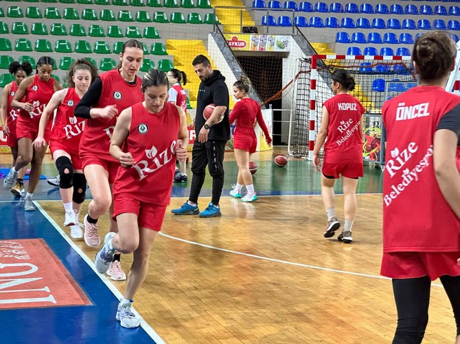 rize-belediyesi-ing-kadinlar-basketbol-super-liginin-16-haftasinda-evinde-oynayacagi-melikgazi-kayseri-basketbol-macinin-hazirliklarina-basladi-2.jpg